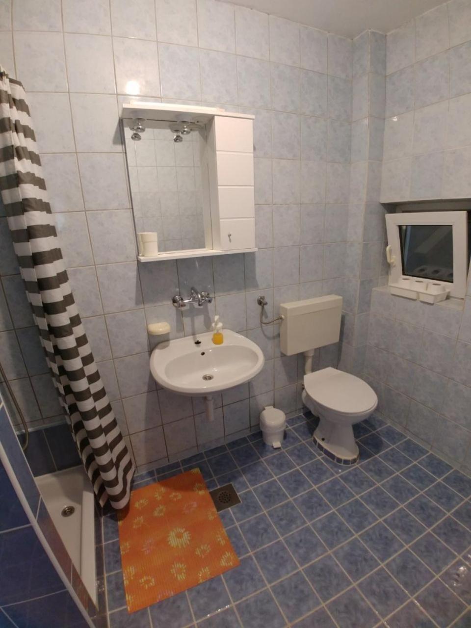 Apartment Svetka 萨利 外观 照片