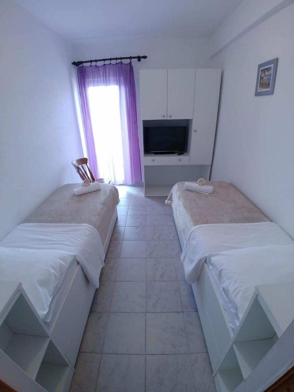 Apartment Svetka 萨利 外观 照片