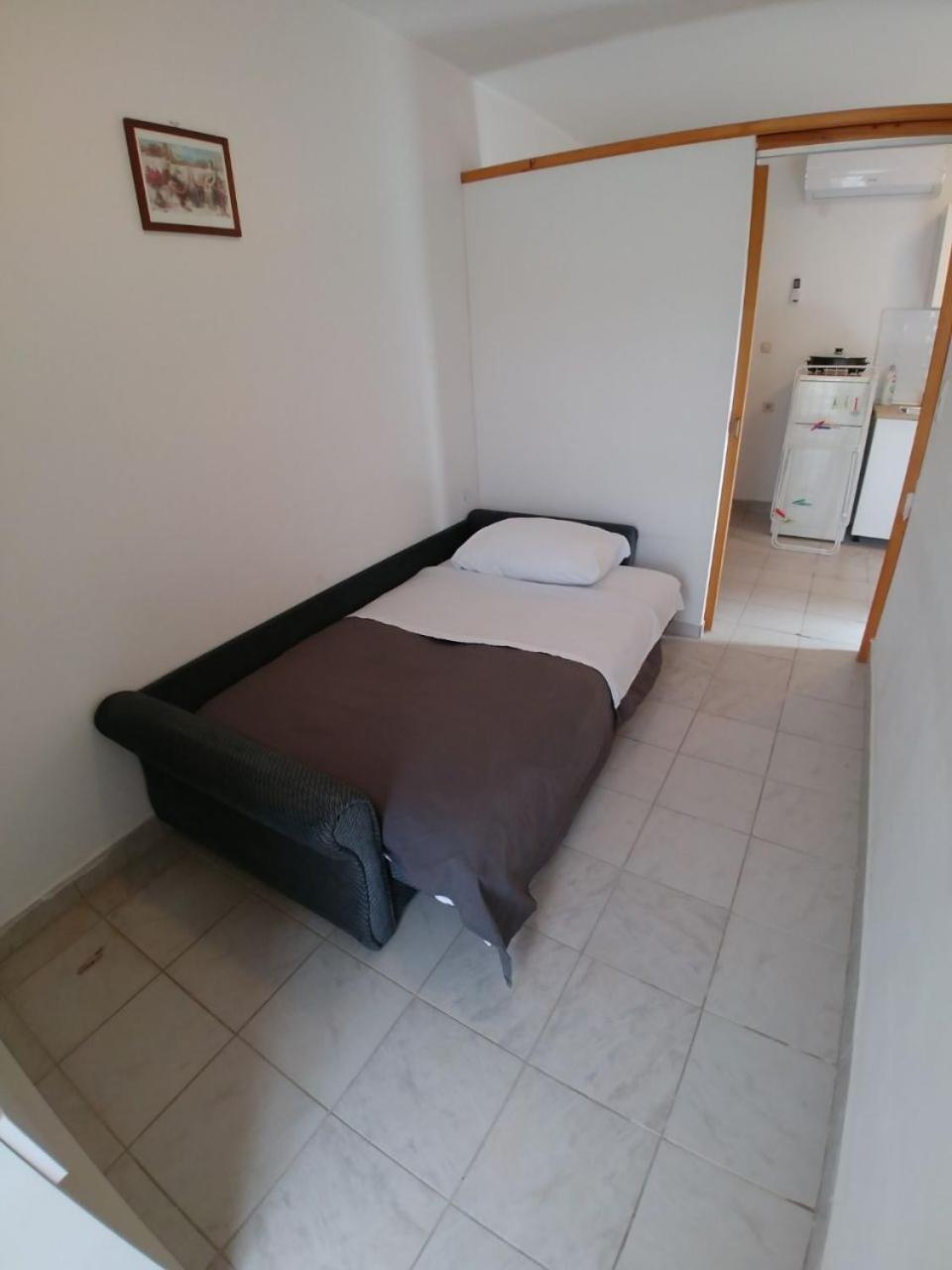 Apartment Svetka 萨利 外观 照片