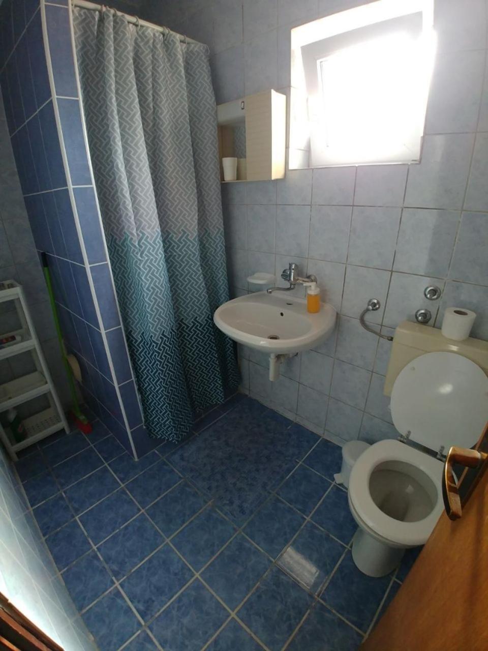 Apartment Svetka 萨利 外观 照片
