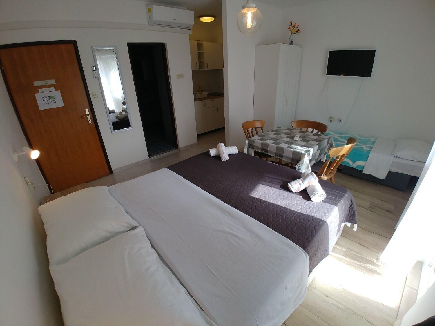 Apartment Svetka 萨利 外观 照片